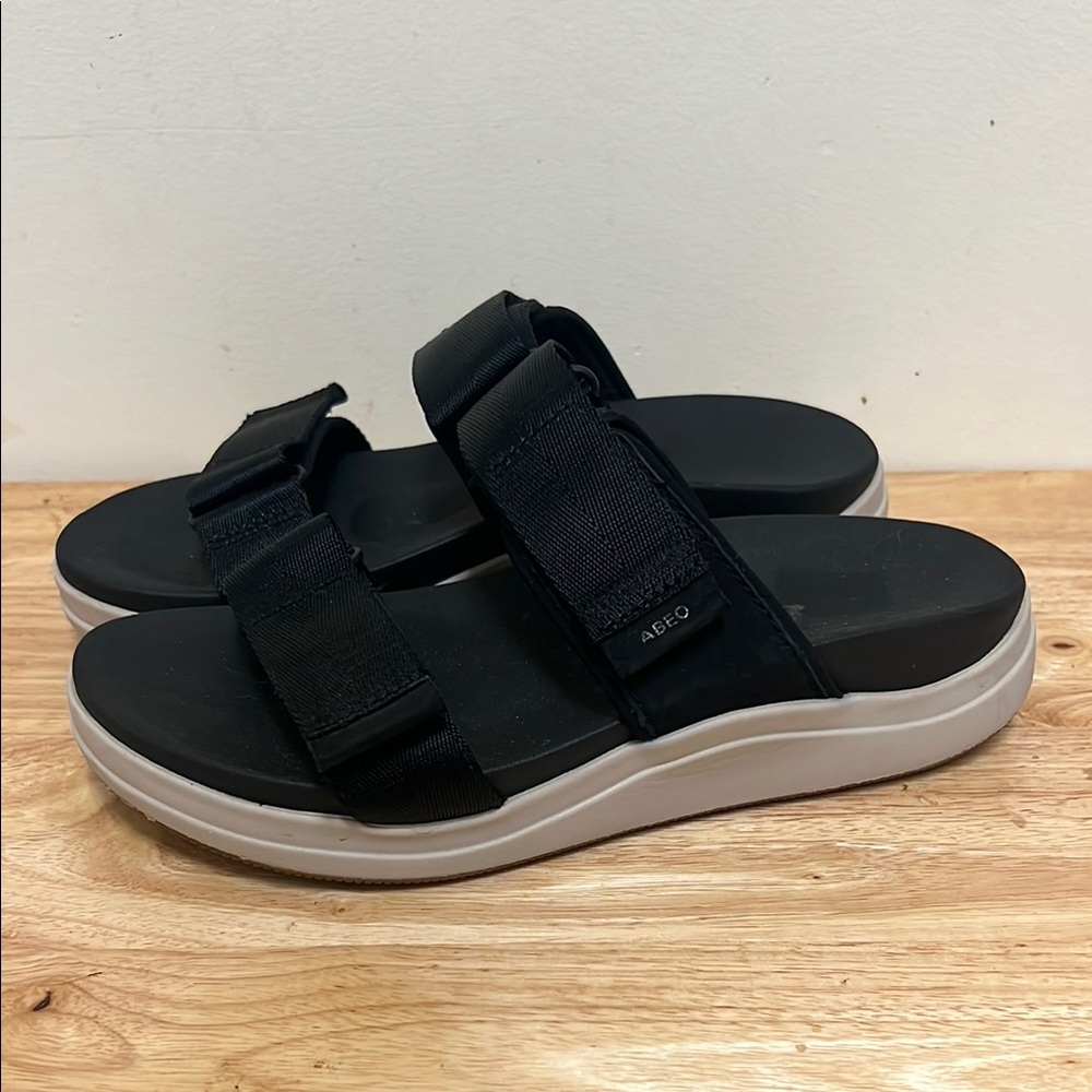 Abeo Jewel Slide Sandals